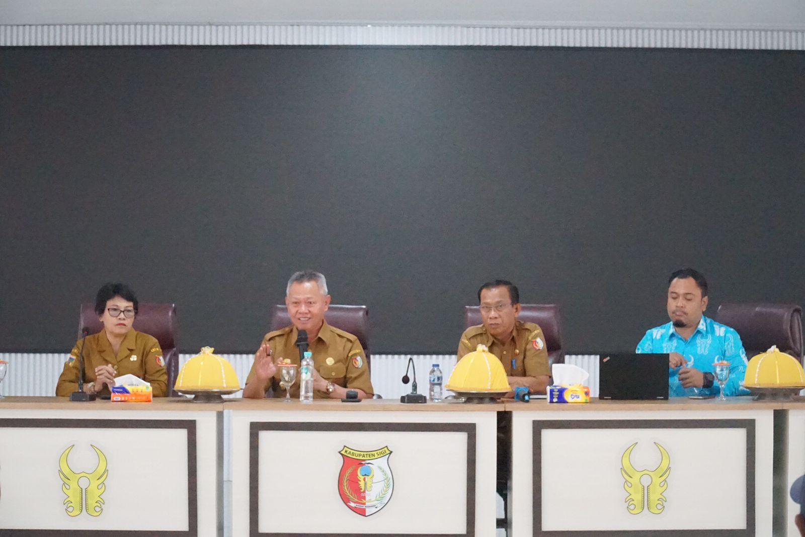 Bupati Sigi Buka Rapat Desk Percepatan Penyiapan Lahan Gedung dan Gerai Koperasi Desa Merah Putih Tahun 2025